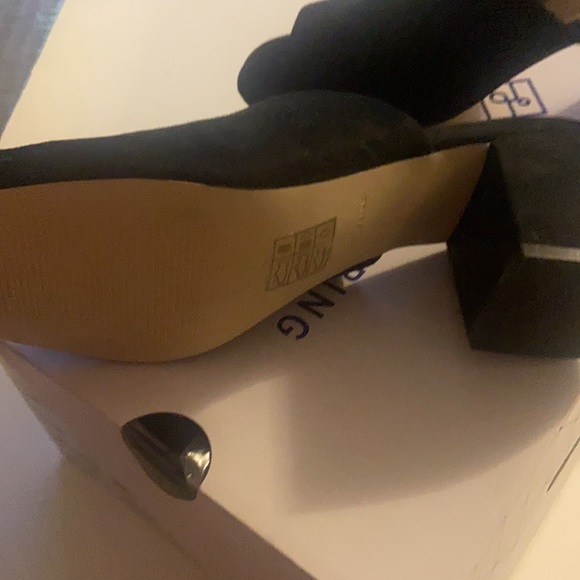 Shoes - Picture 2 of 4